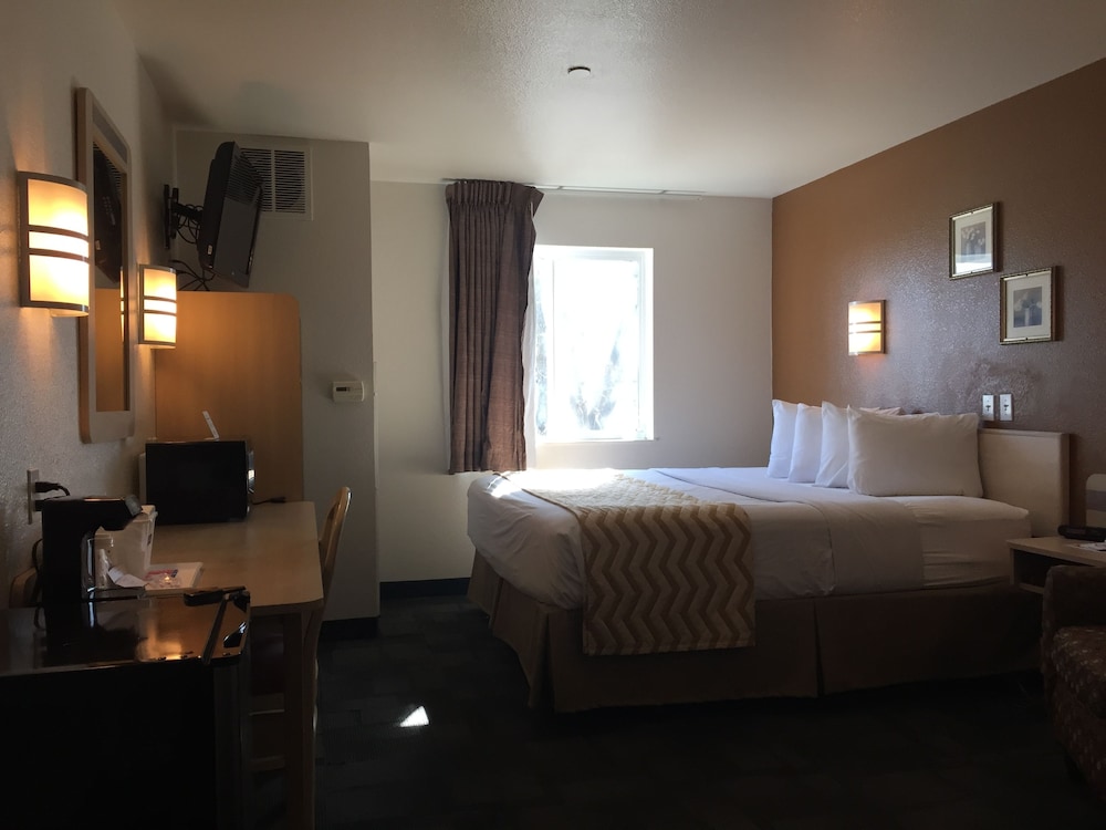 Standard, King Bed, Quality Inn Yuba City/Marysville, CA 4/6
