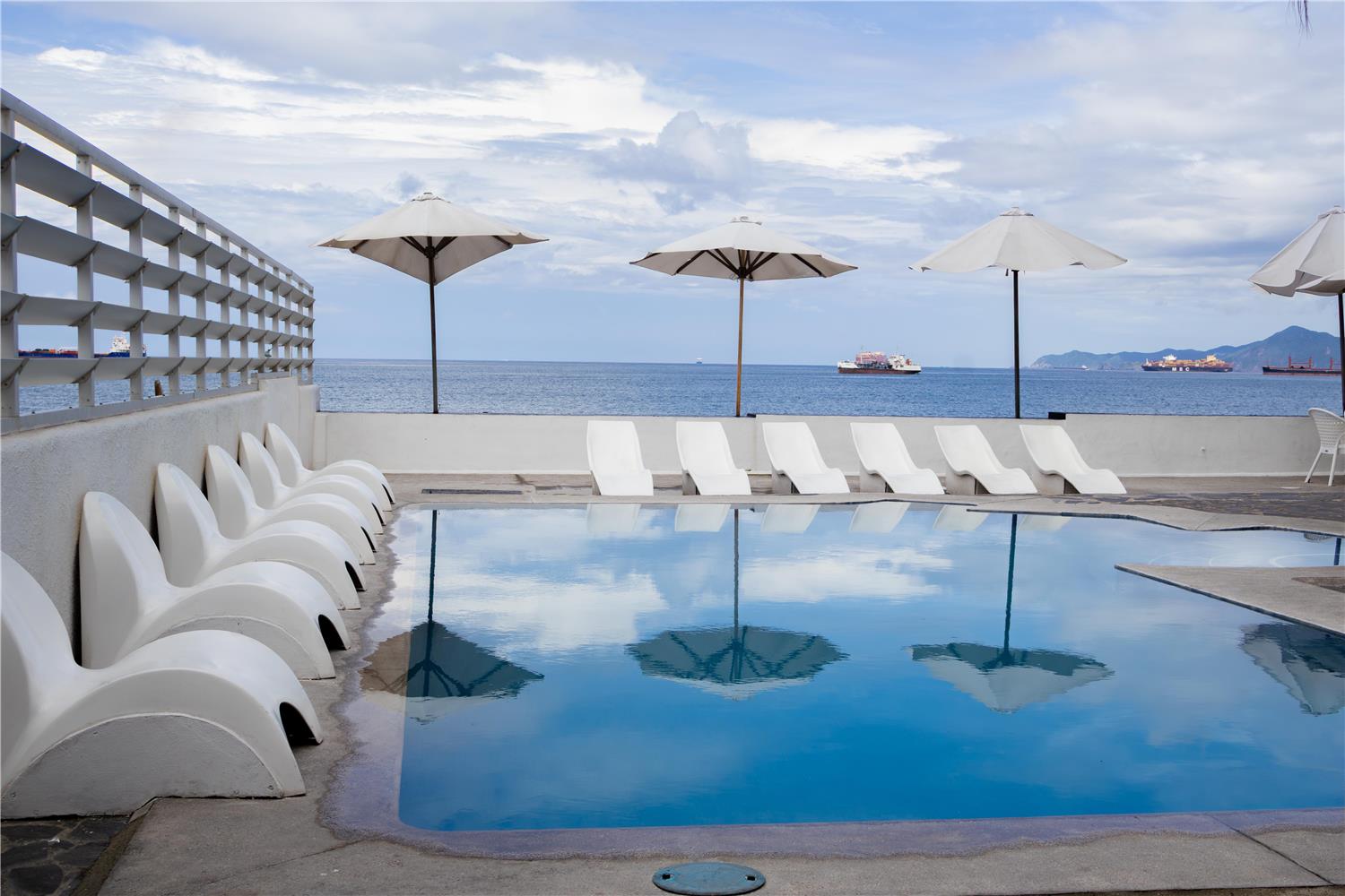 Best Western Plus Luna Del Mar 12/48
