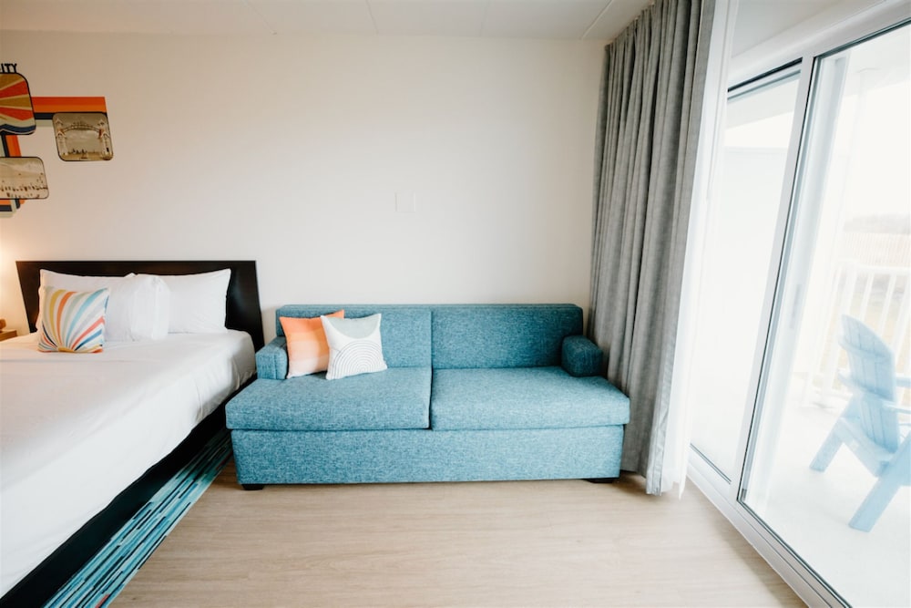 ROOM, 2 QUEEN BEDS, DUNE VIEW, SOFA, BALCONY