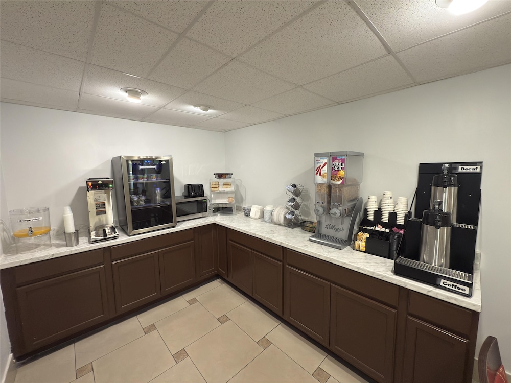 SureStay by Best Western Jacksonville Airport 54/54