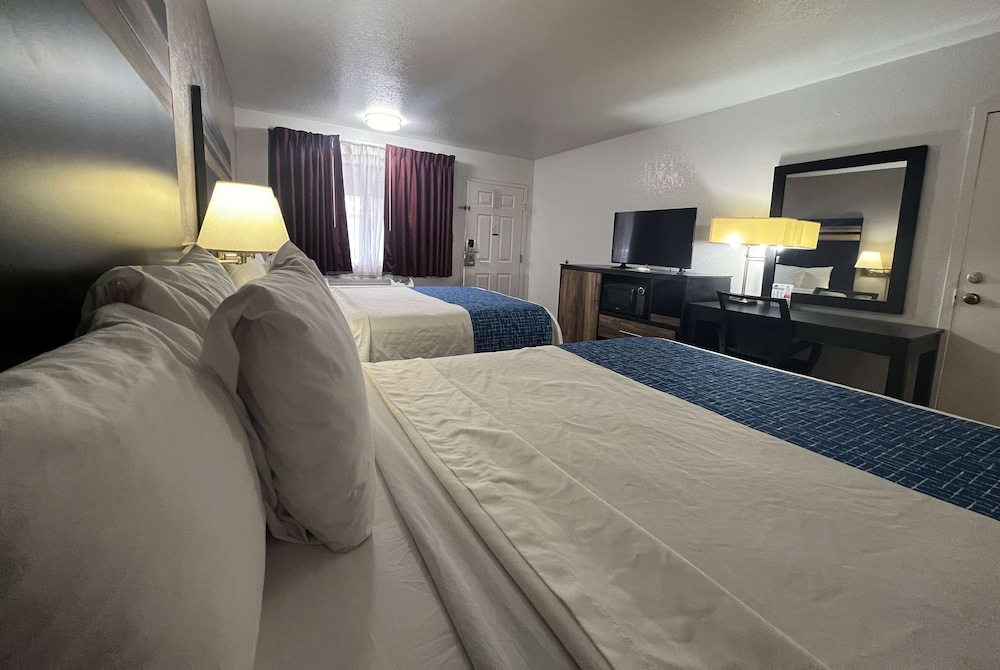 Travelodge by Wyndham Truth or Consequences 14/25