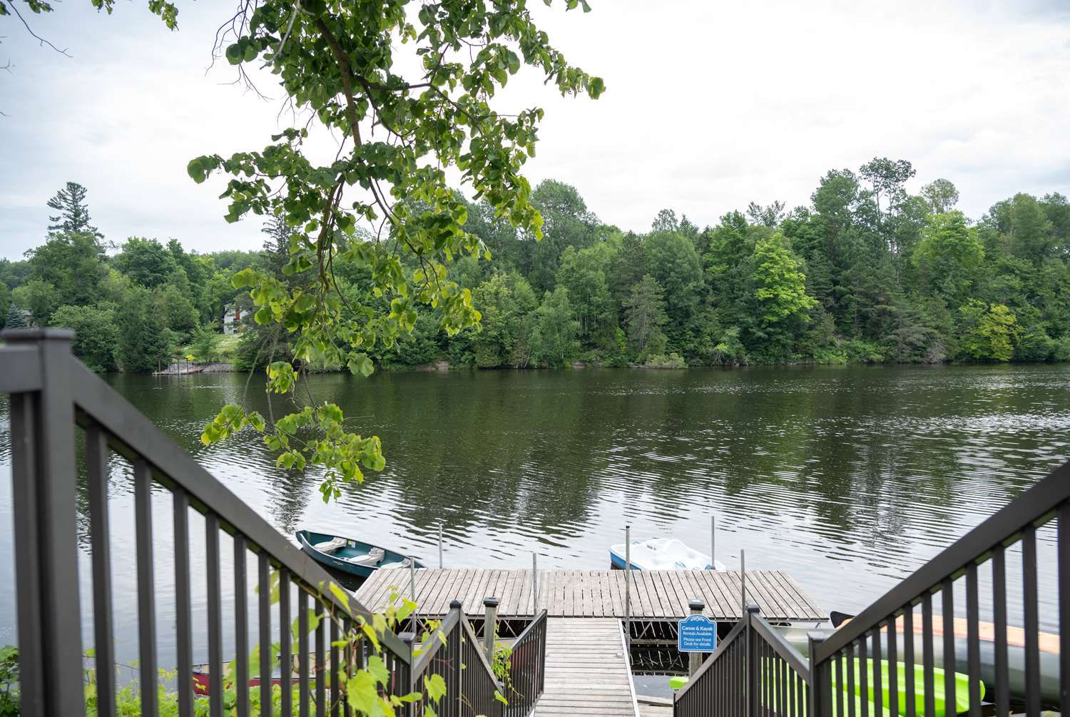 Ramada by Wyndham Ottawa On The Rideau 10/13