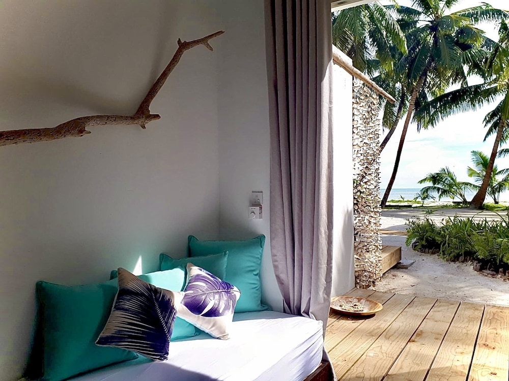 Bliss Praslin Seychelles 16/68