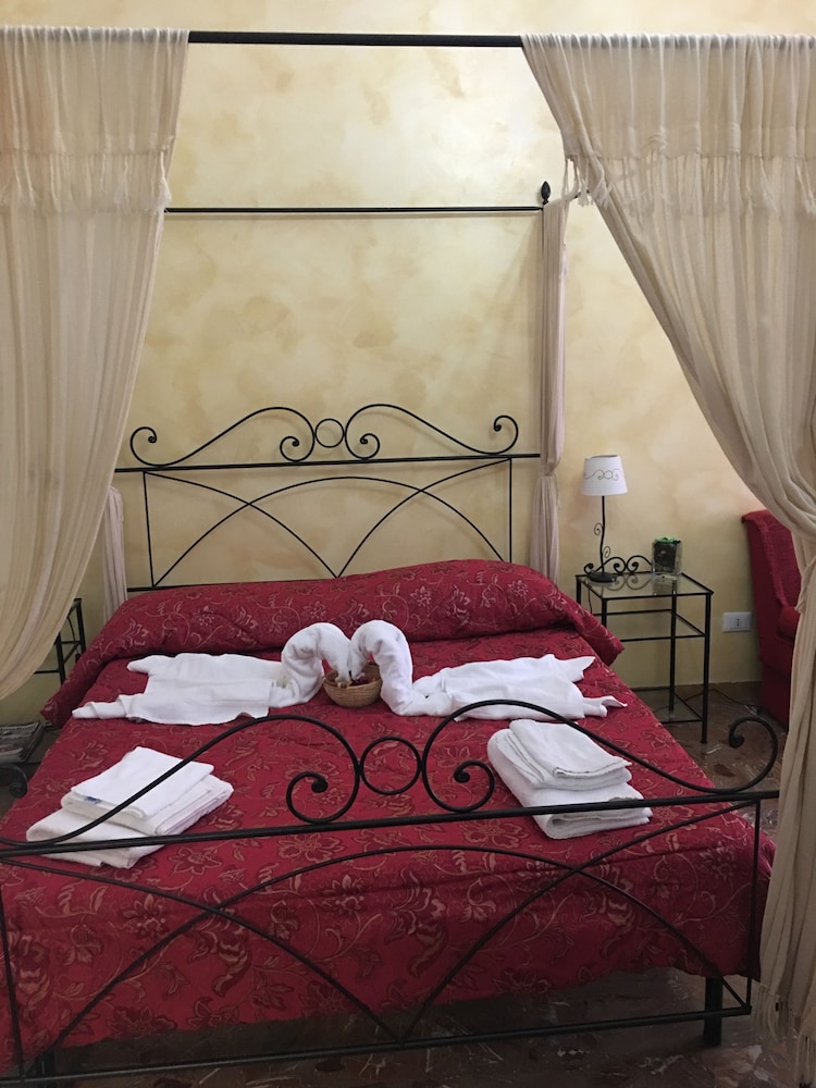 Damiani Sister Guest House 9/50