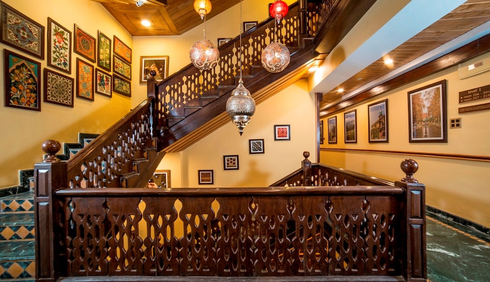 Lemon Tree Hotel Srinagar 2/21