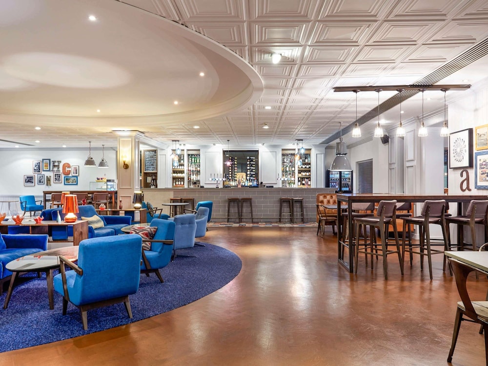 NOVOTEL LONDON STANSTED AIRPORT 37/69