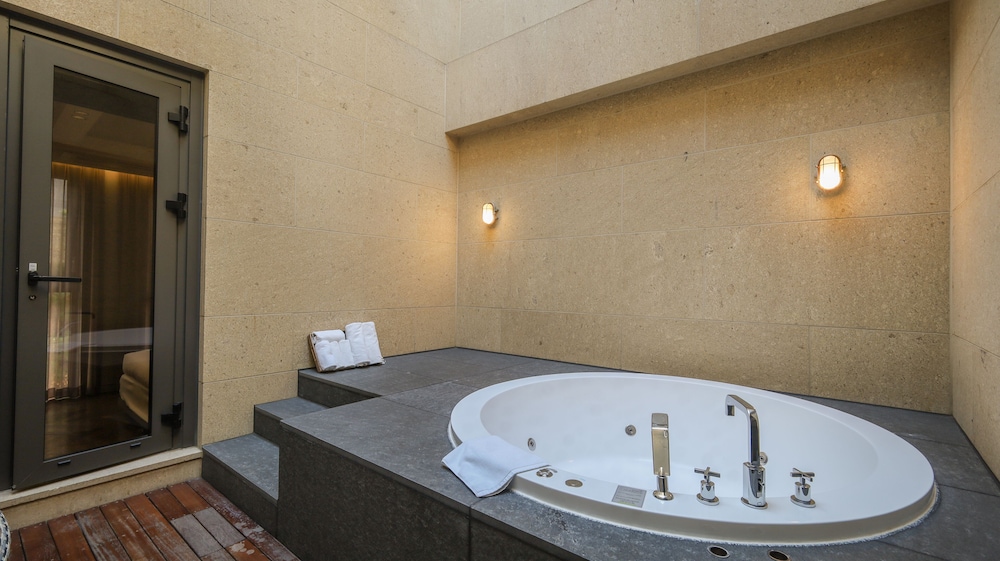 KYND HOTEL 30/50