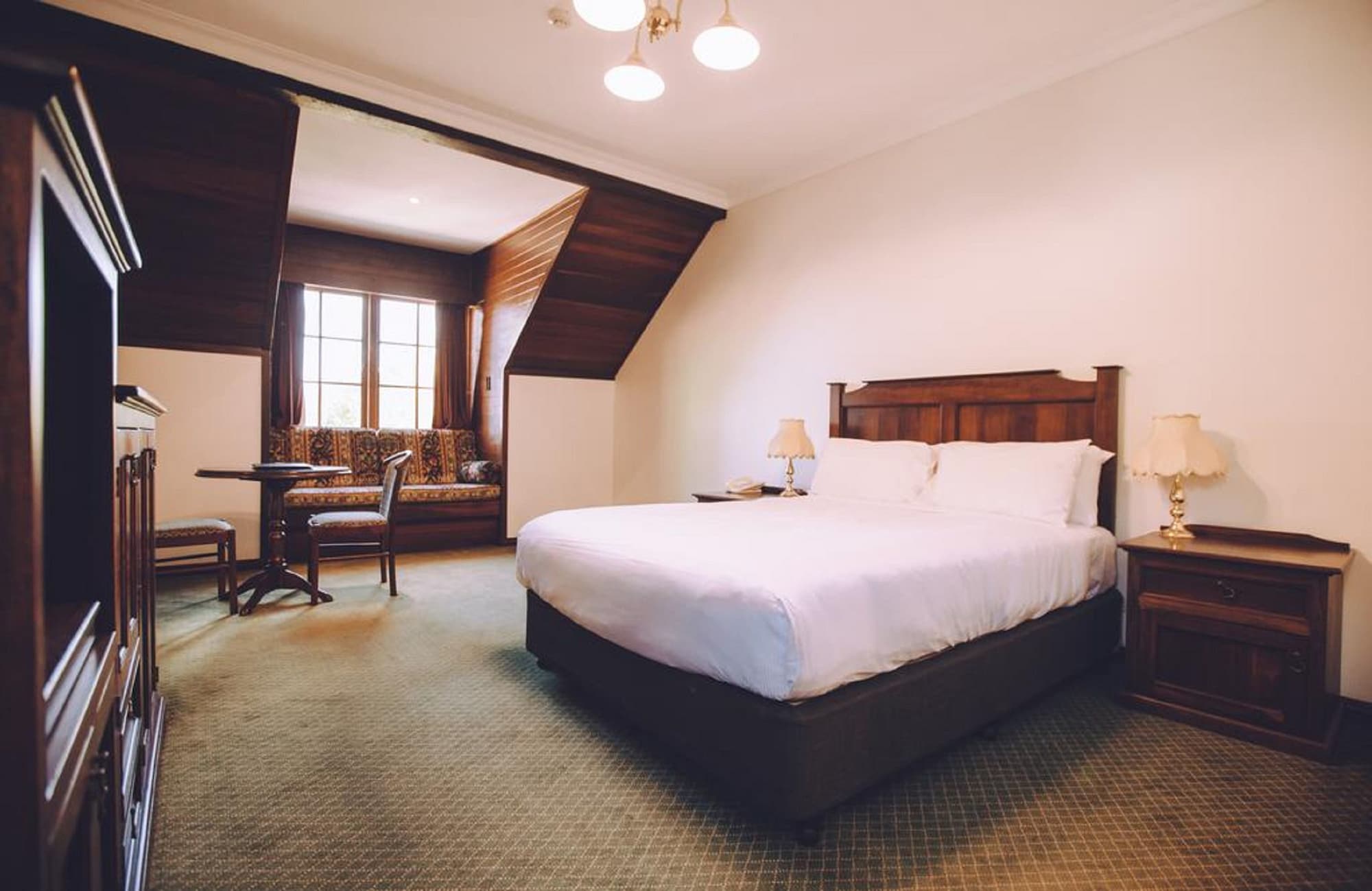 King Bed, Queen Bed