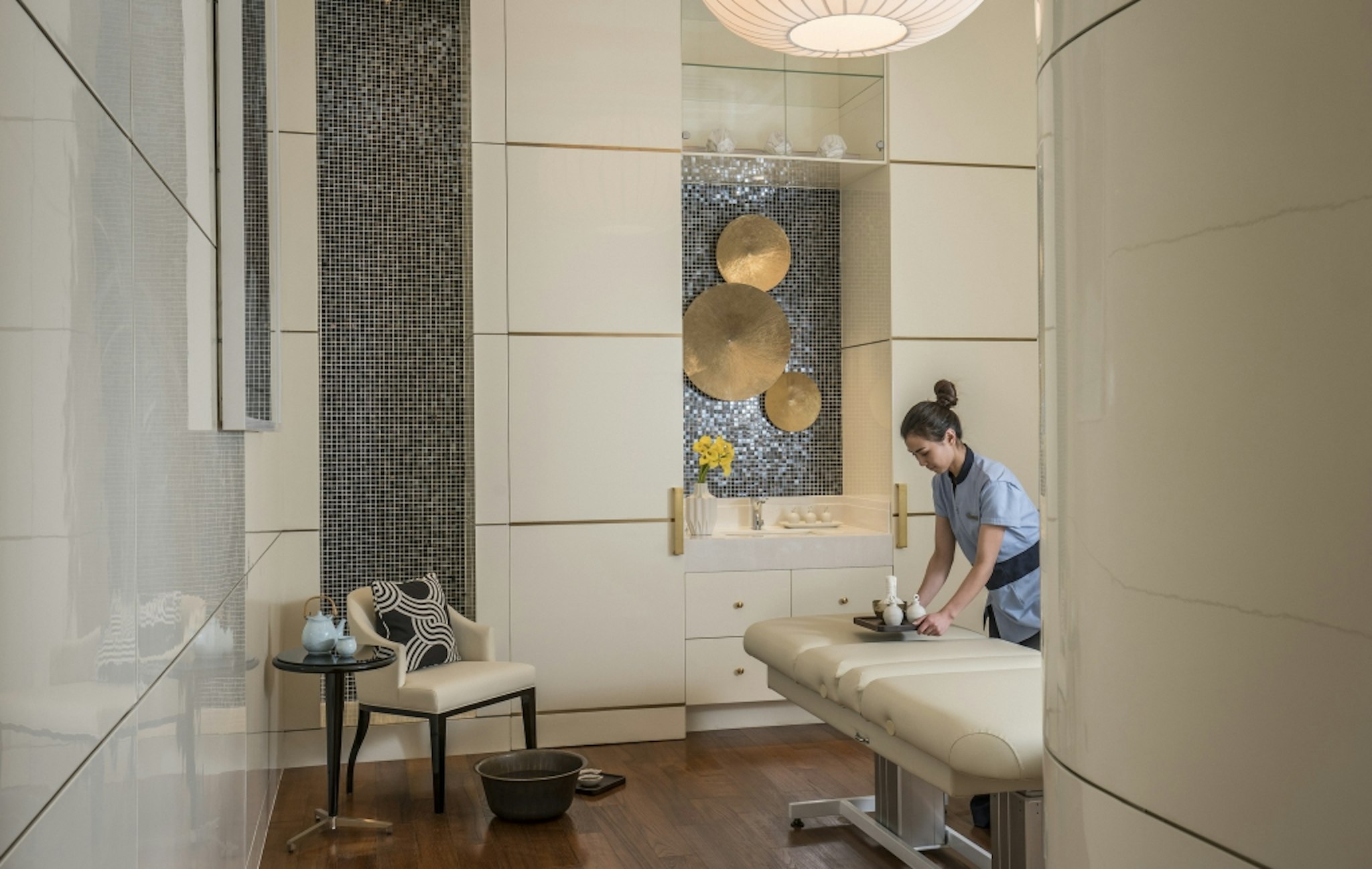 FOUR SEASONS HOTEL TIANJIN 5/84