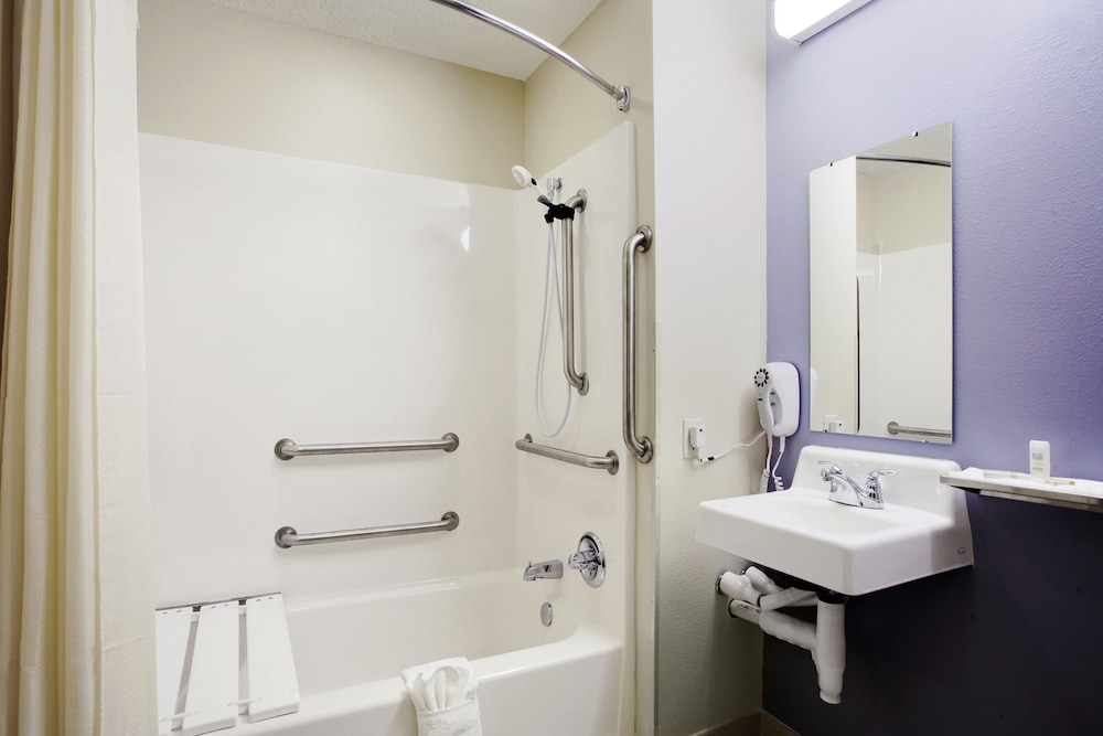 Microtel Inn And Suites Austin 12/38