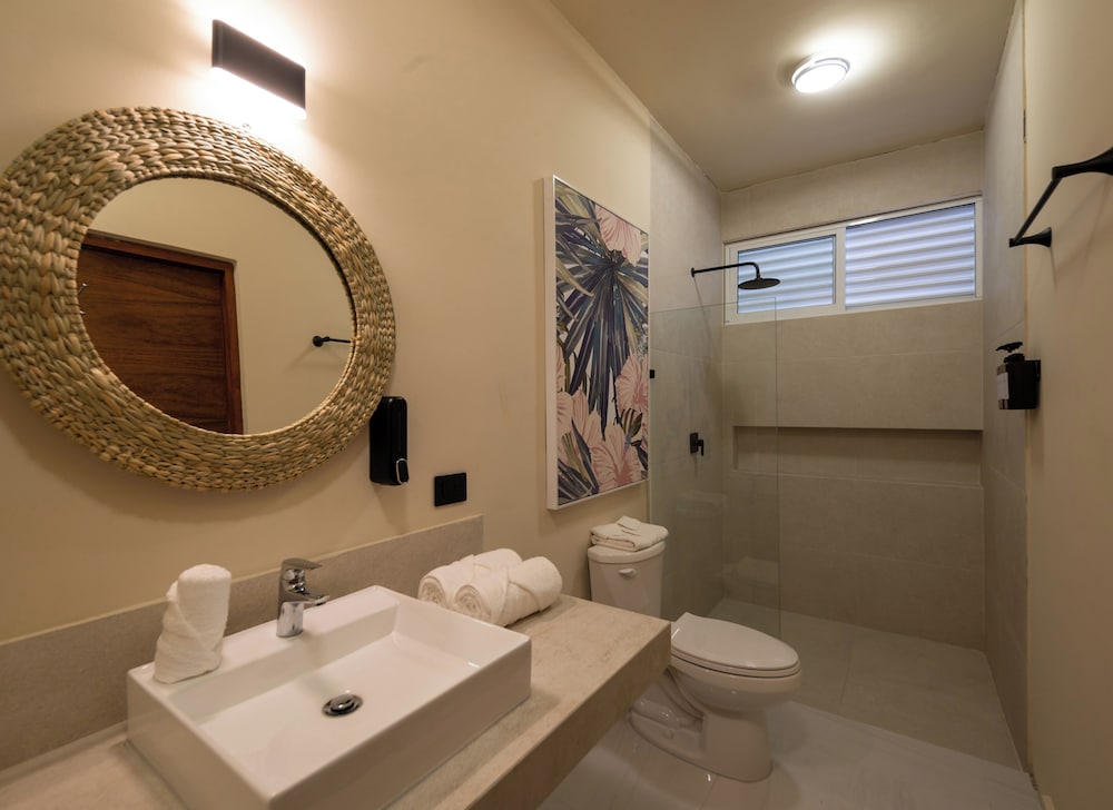 Casa Aakal Lagoon Front 42/44
