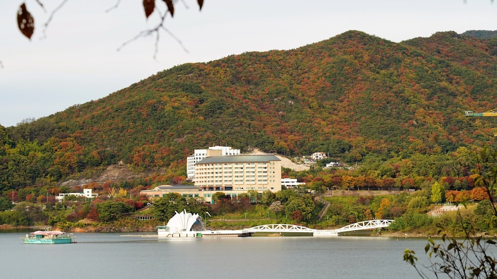 Cheongpung Resort 43/50