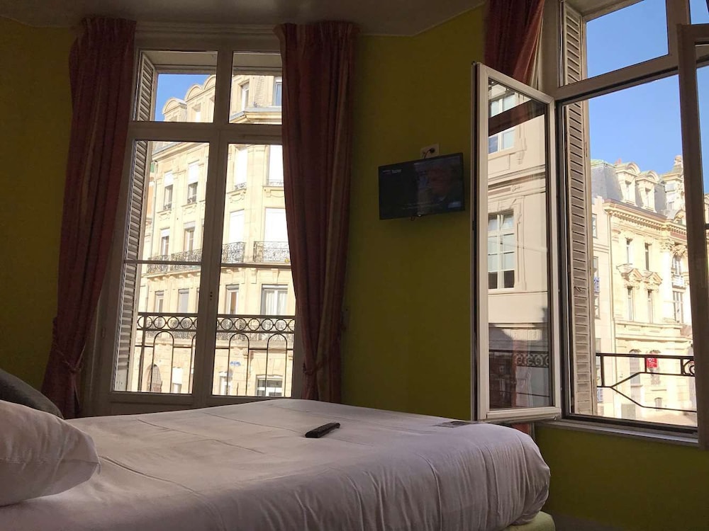 Brit Hotel Aux Sacres - Reims Centre 6/51
