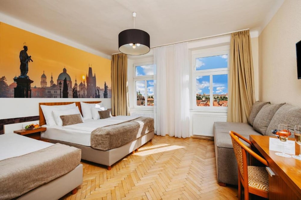 Hotel Merkur 7/63