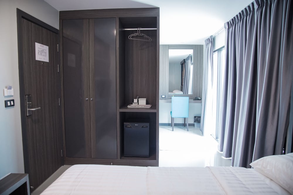 Hallton Hotel Bangkok 10/23