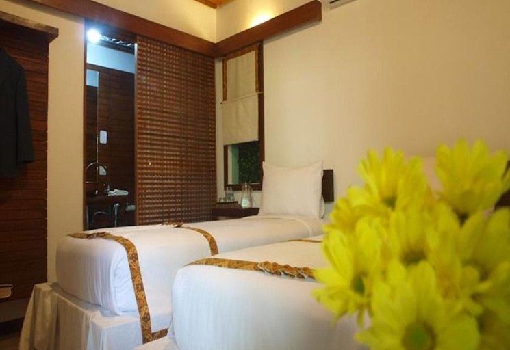 Flores Gallery Hotel 5/8