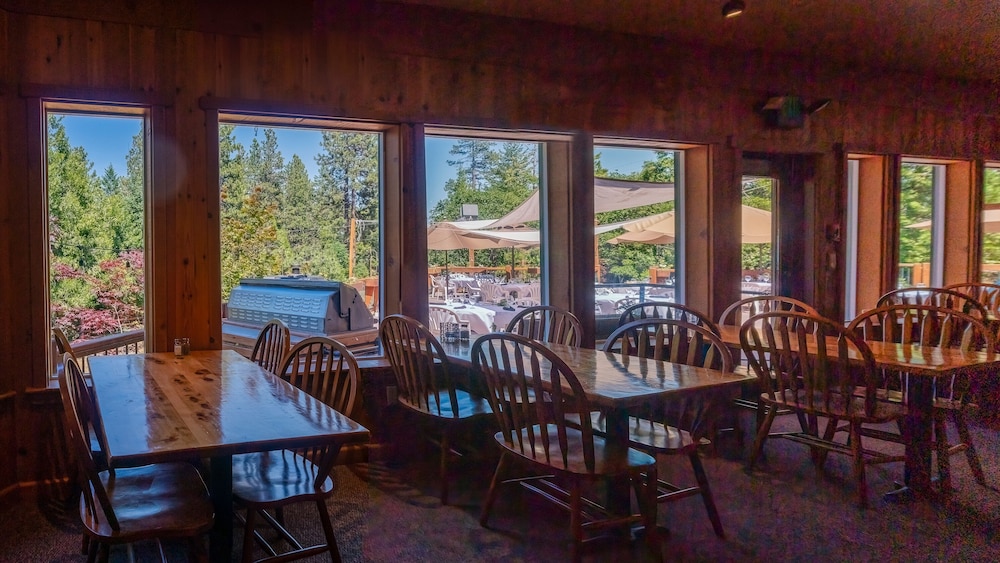 Callahan s Mountain Lodge 57/78