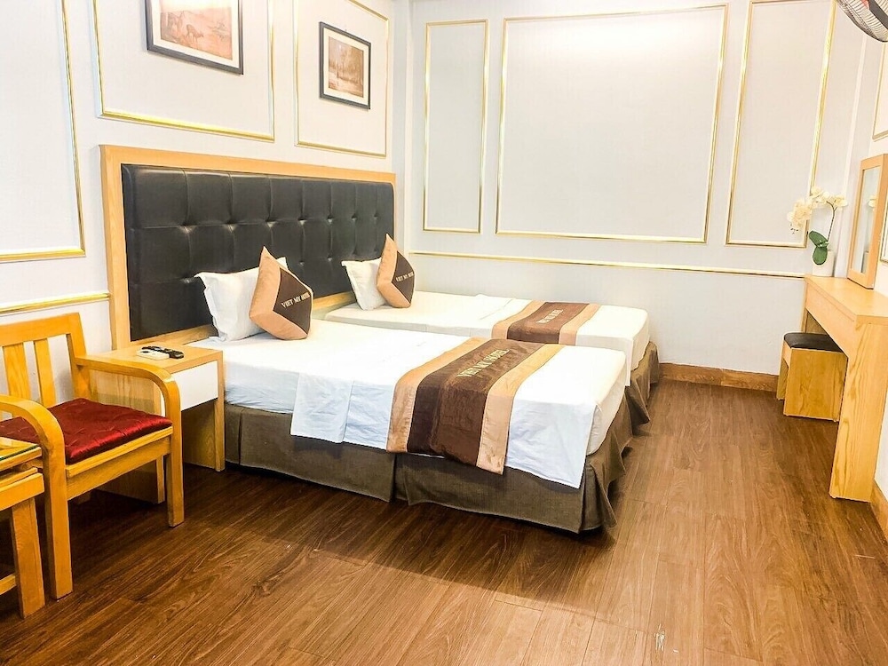 SUPERIOR, DOUBLE OR TWIN BED