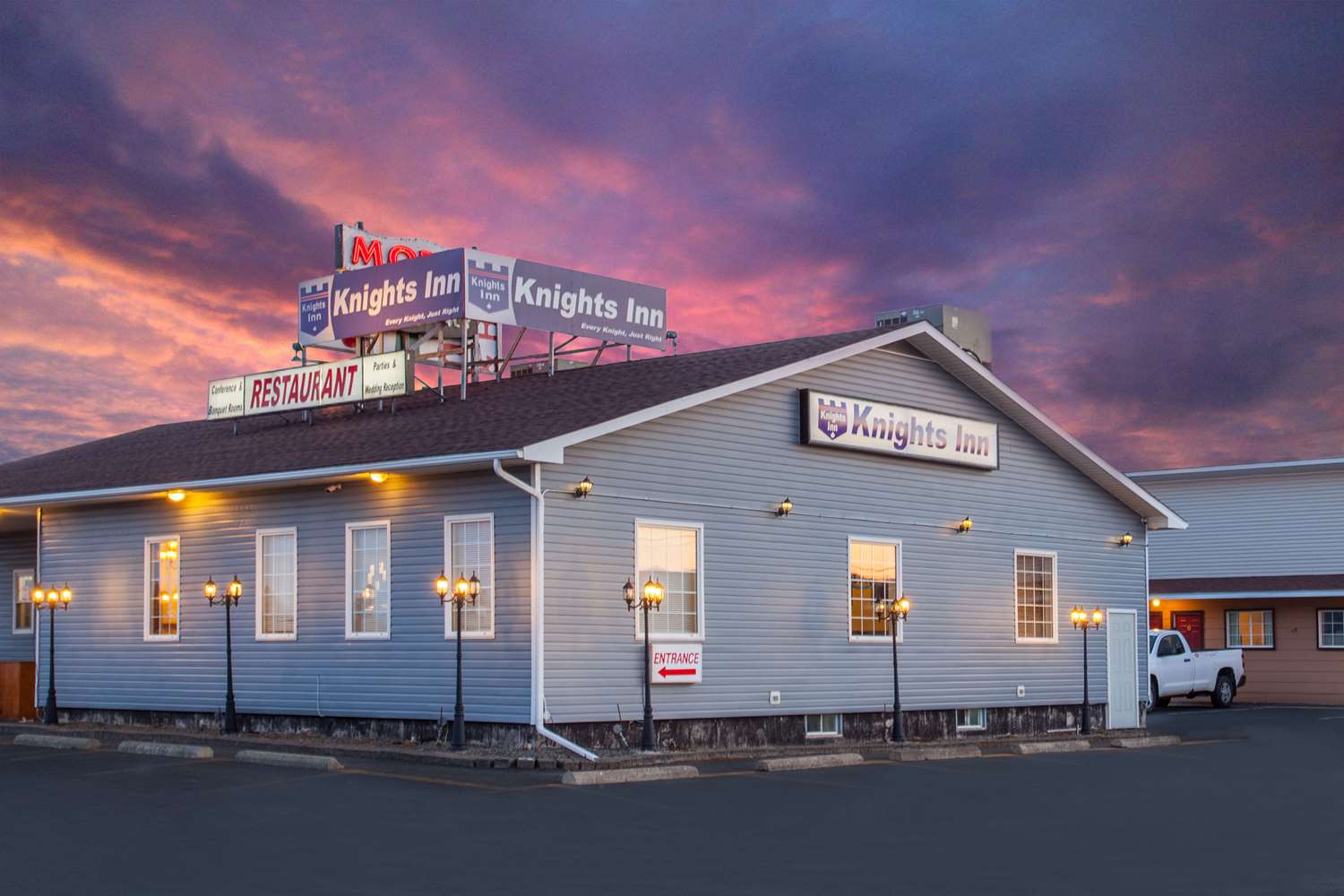 Knights Inn Woodstock 1/37