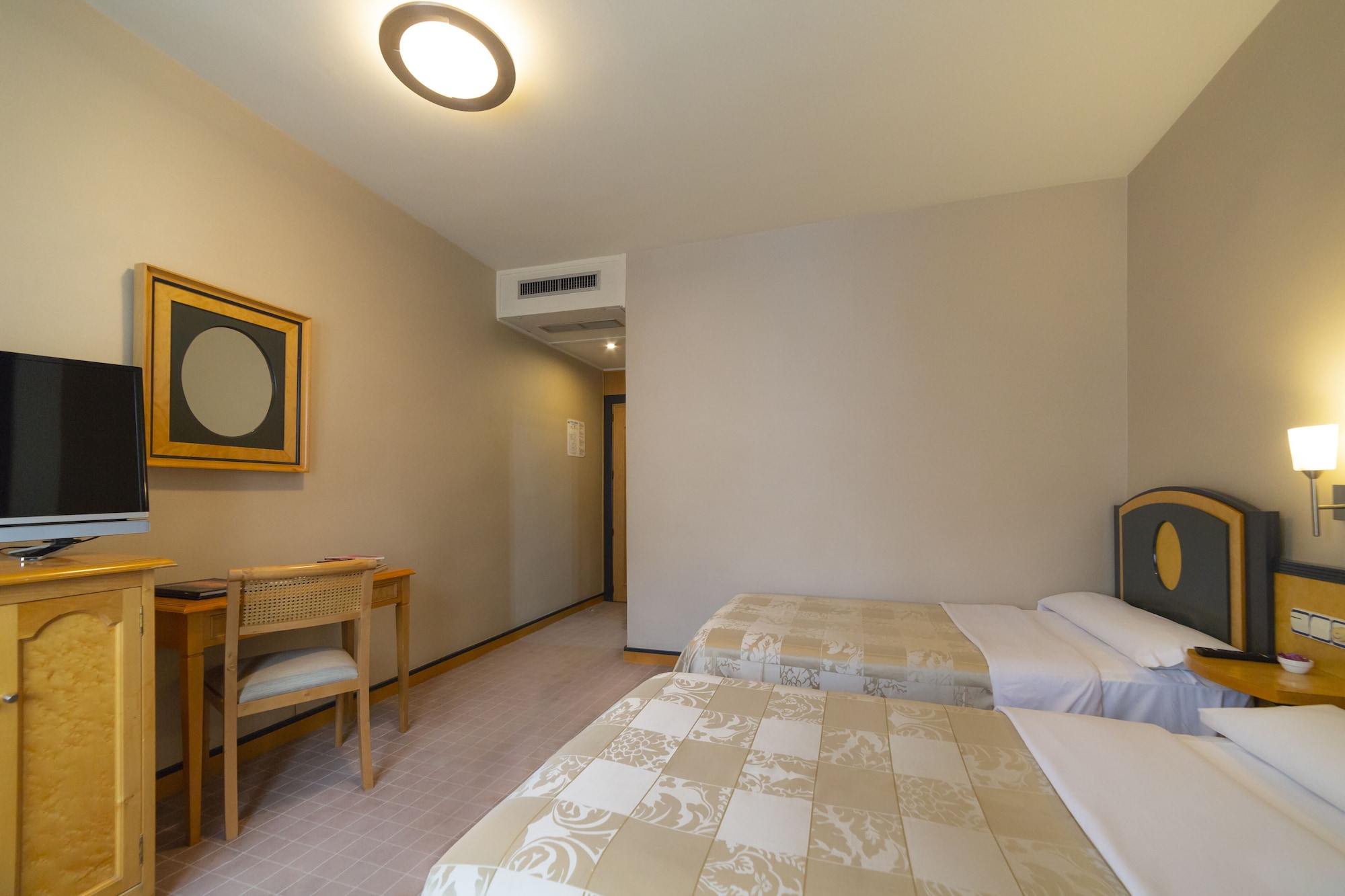 ROOM, DOUBLE BED, WITH EXTRA BED