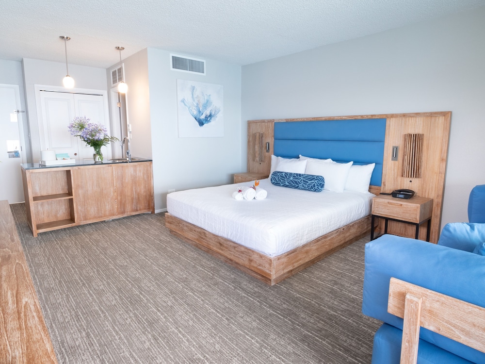ROOM, KING BED, OCEAN VIEW