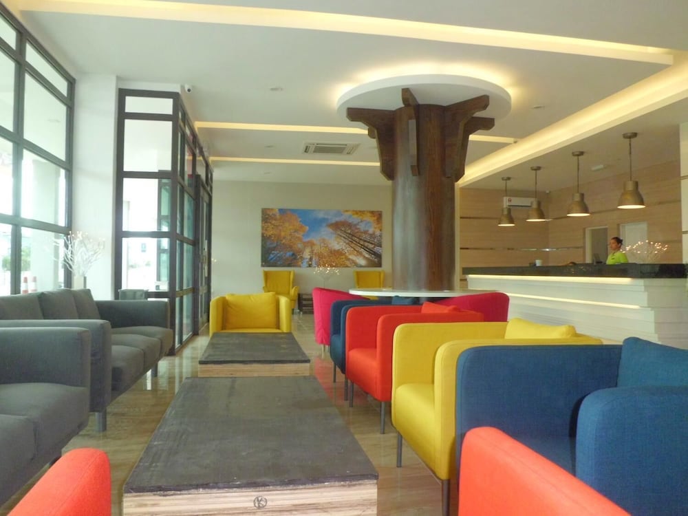 The Inn Formerly Triple Tree Xpress Hotel 37/44