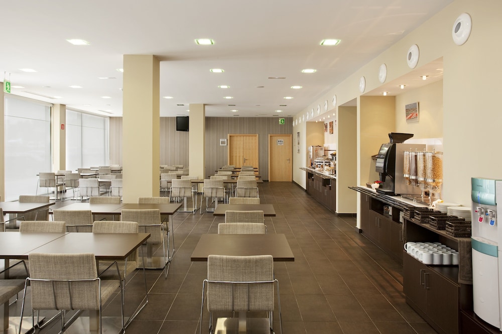 Holiday Inn Express Sant Cugat 46/60
