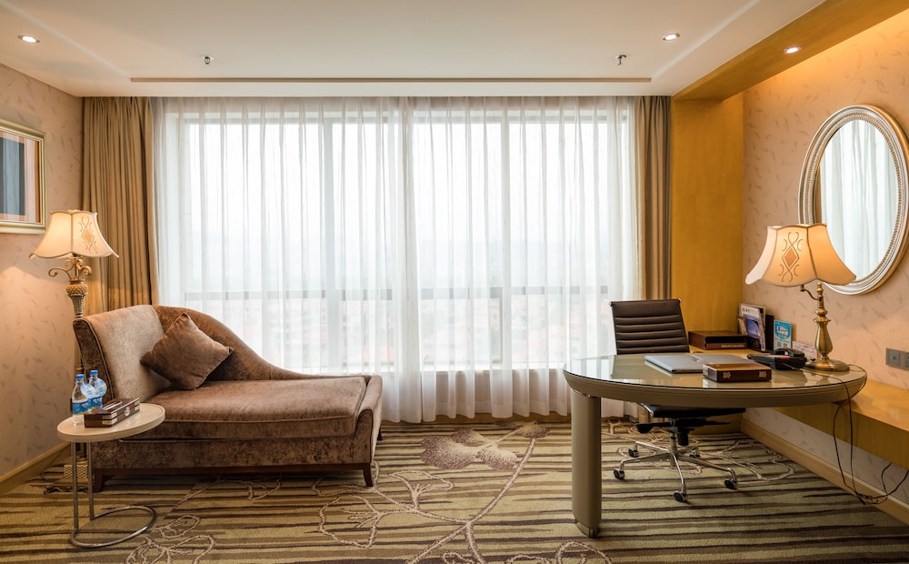 Sunshine Hotel Zhangjiajie 58/75
