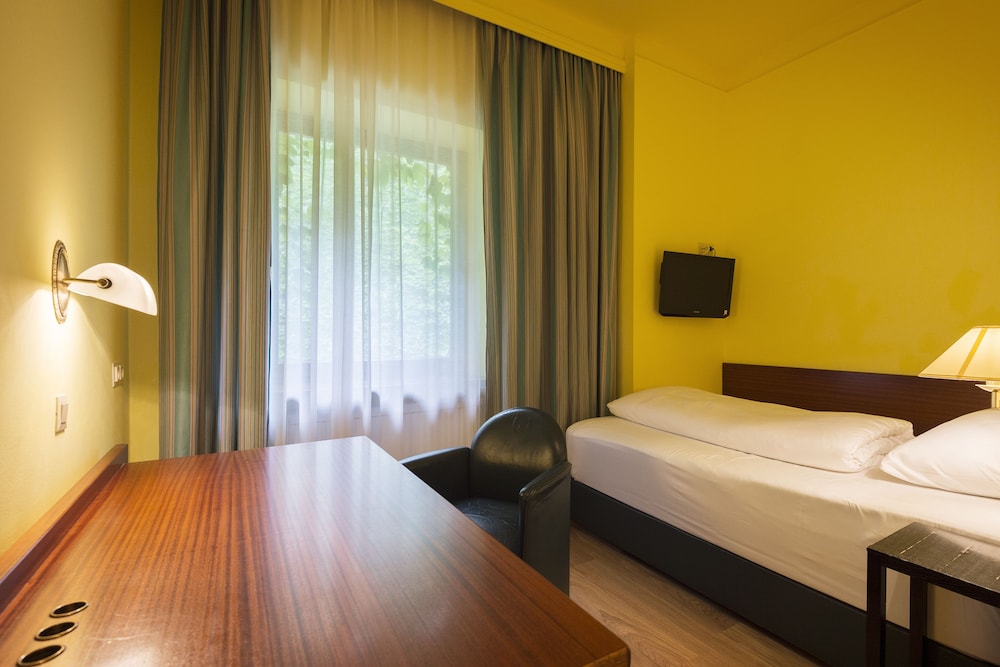 ECONOMY, DOUBLE BED