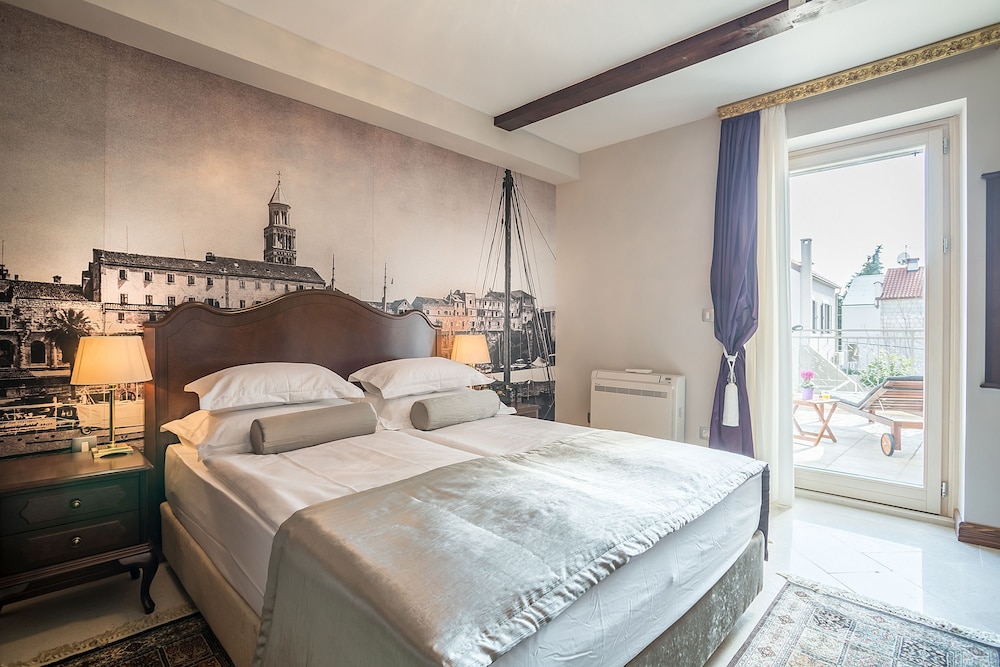 SUPERIOR, DOUBLE BED, TERRACE