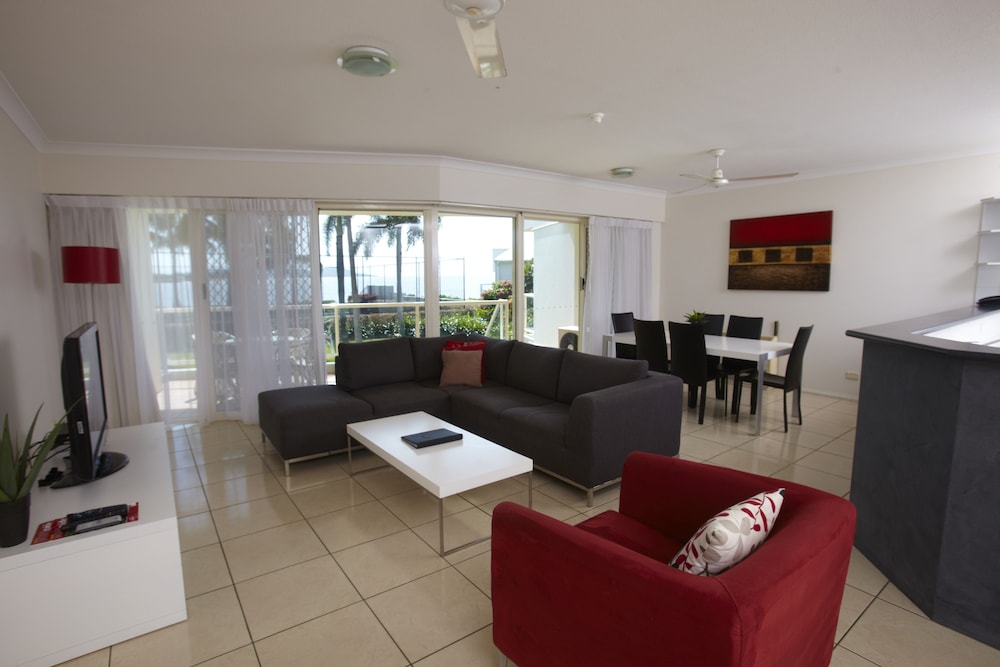 MARINERS NORTH HOLIDAY APARTMENTS 55/77