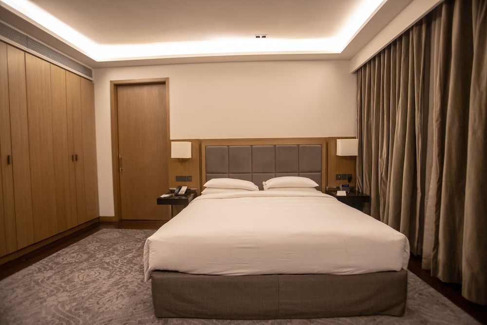 Suite, King Bed