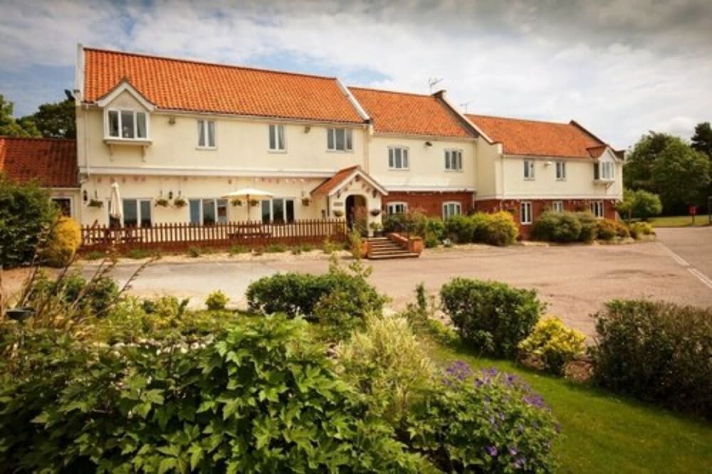 Wayford Bridge Inn 45/47
