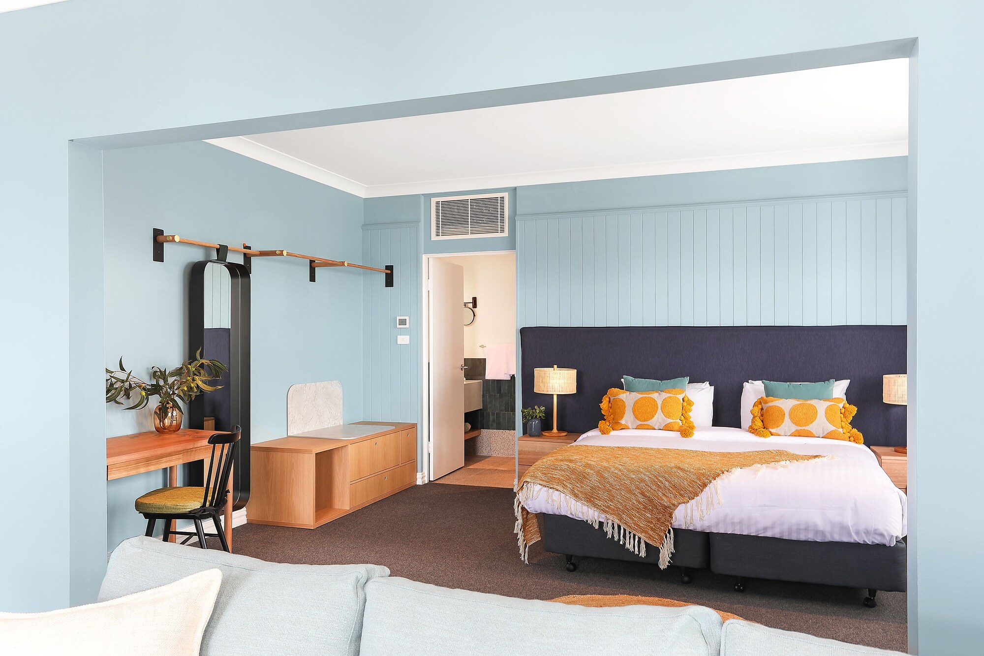 BAY SUITE, KING BED