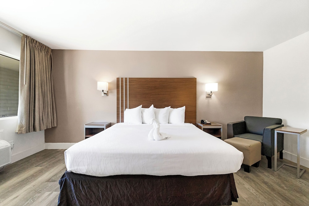 Heritage Inn Express Roseville 10/51