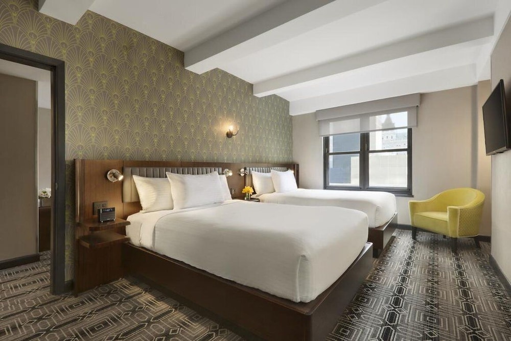 Hotel Edison Times Square 35/54