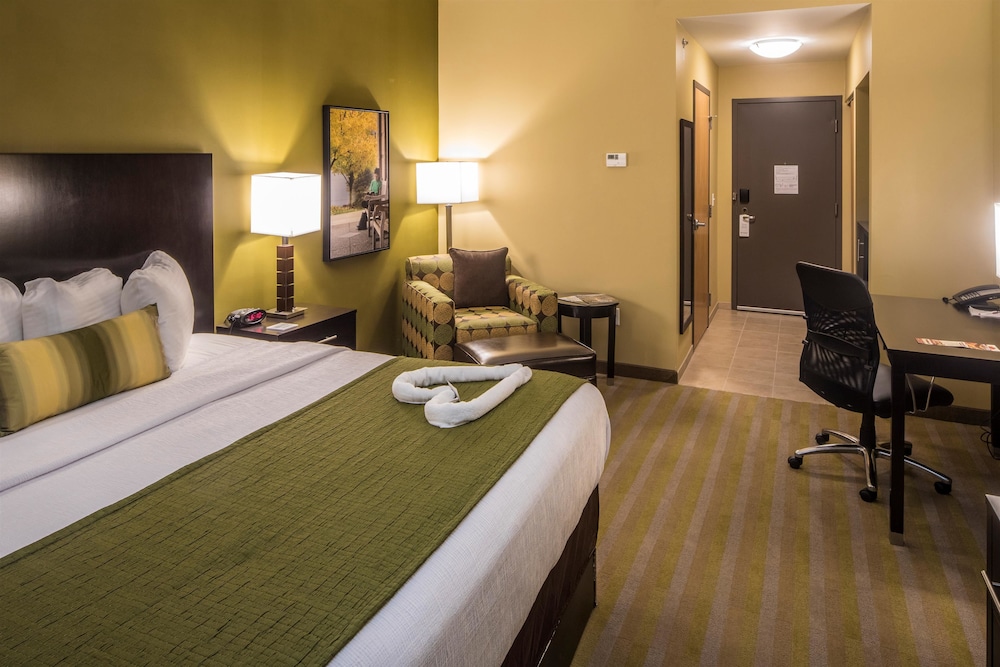 Best Western Plus Franciscan Square Inn and Suites Steubenville 17/47