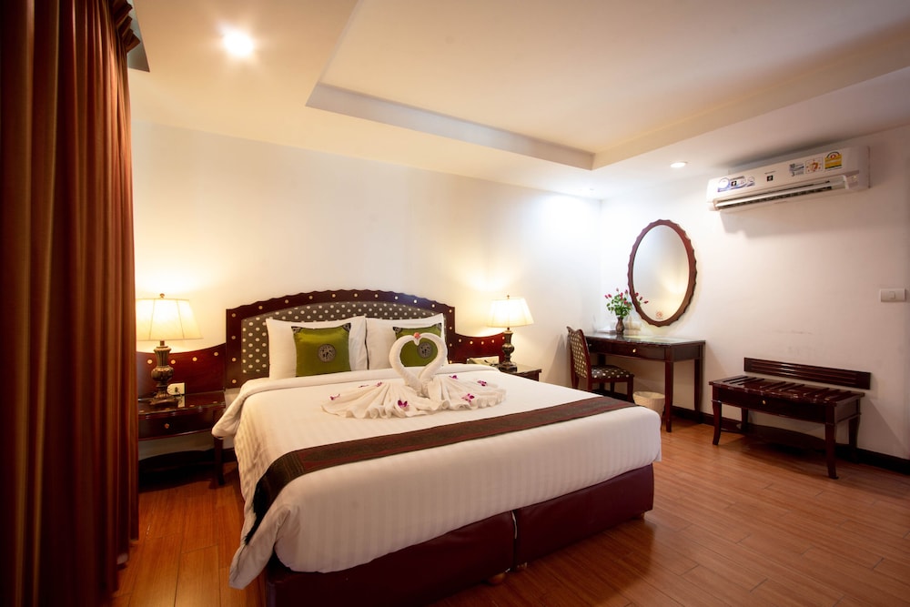 2 Bedrooms, Family Suite, 1 Single and 2 Queen Beds، Nana Hiso 4/4