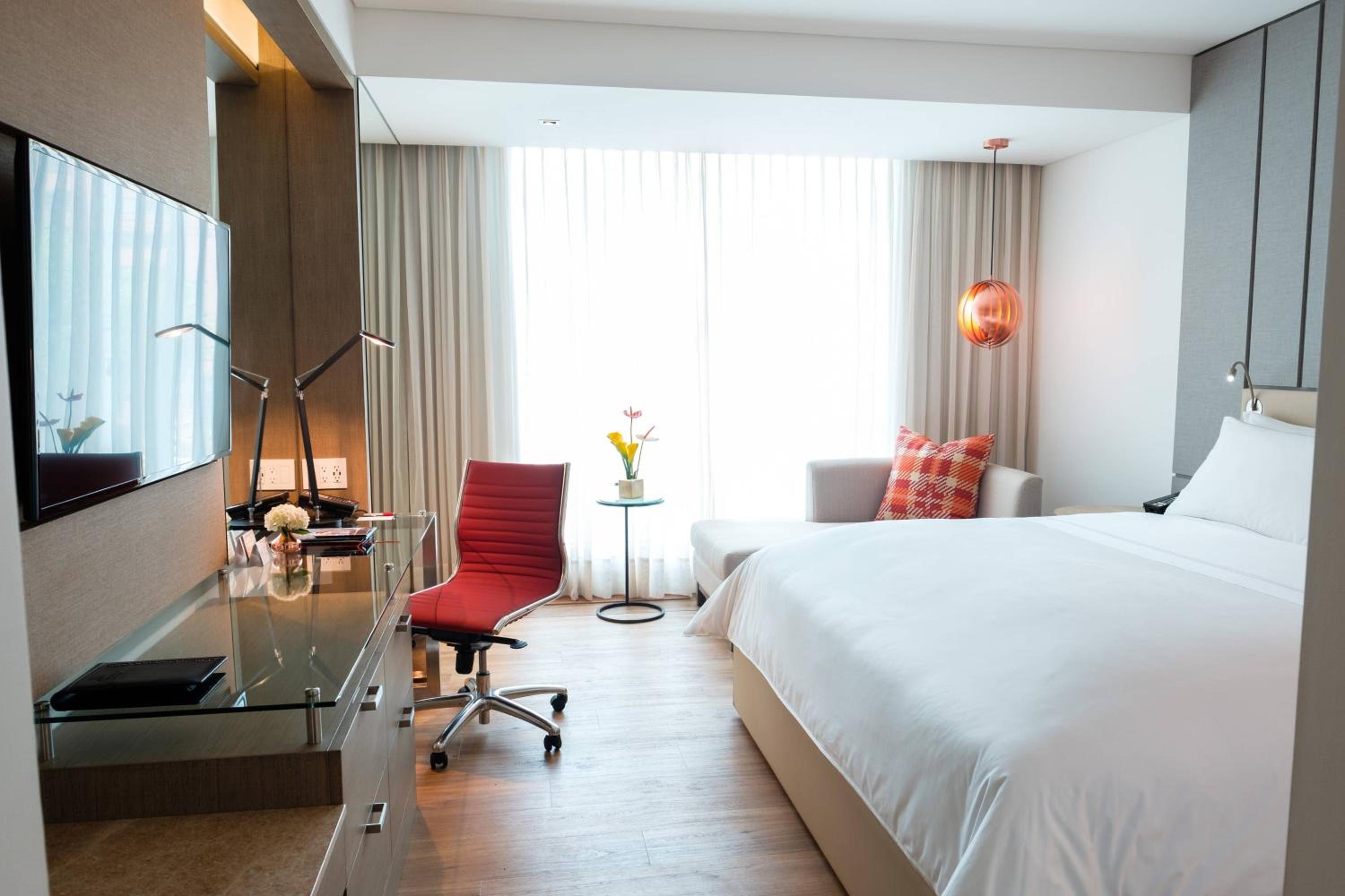 Room, King Bed, Concierge Level