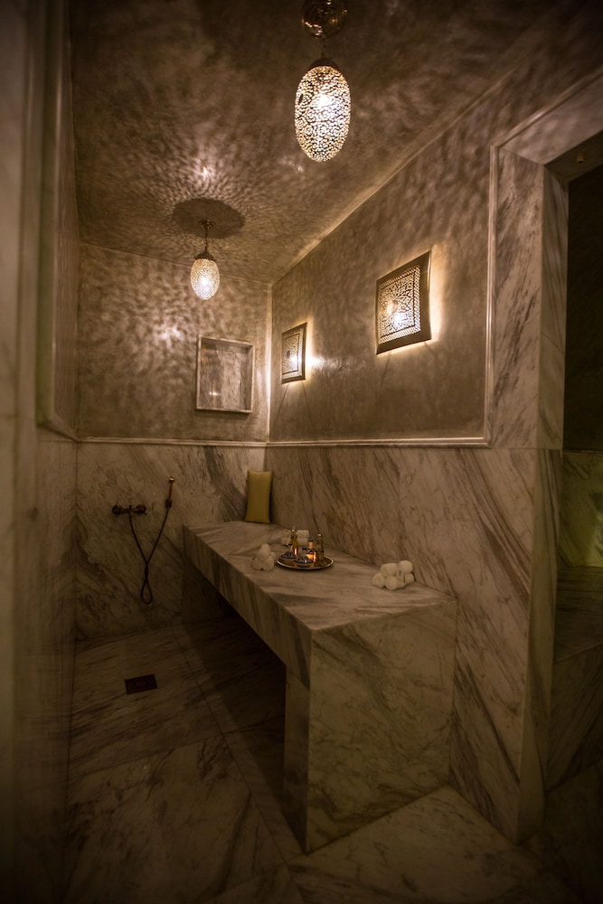 SBN Suite Hotel 18/31