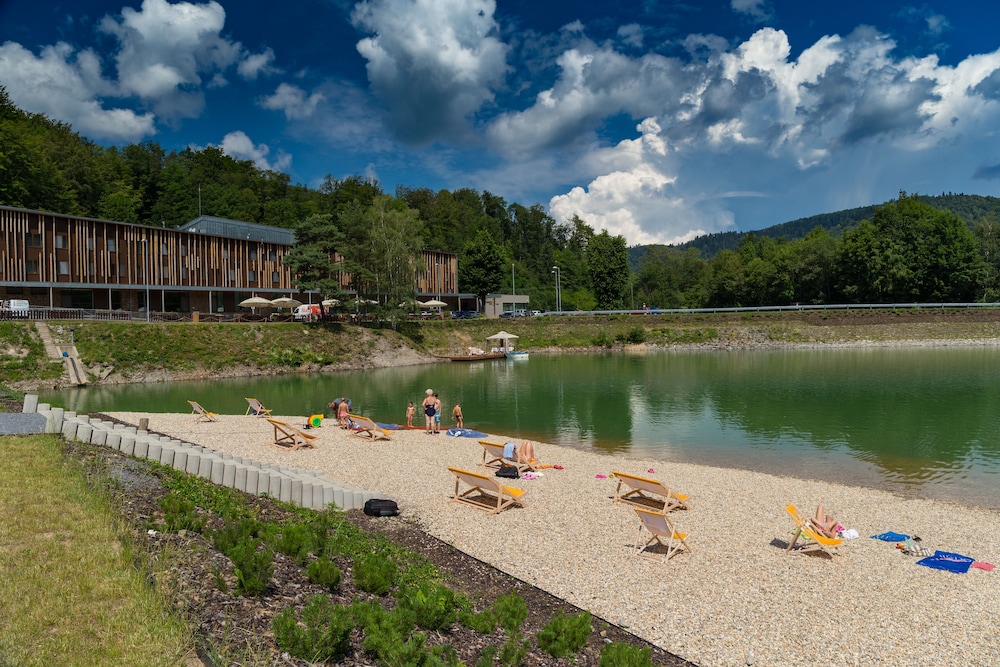 Salamandra Resort Hotel 43/49