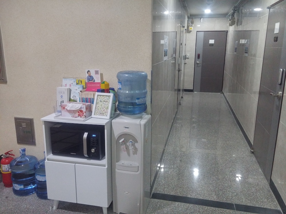 Jiin Hostel & Guesthouse 10/23