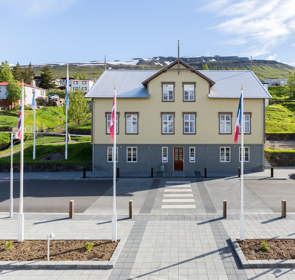 Fosshotel Eastfjords 35/50
