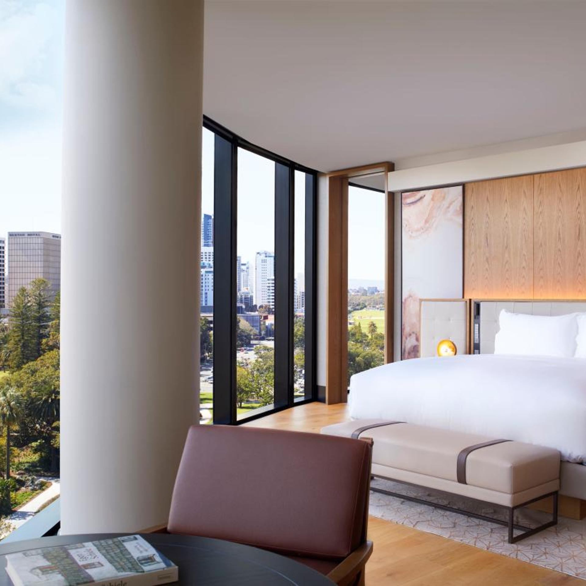 Studio, King Bed, Skyline View, Bathtub