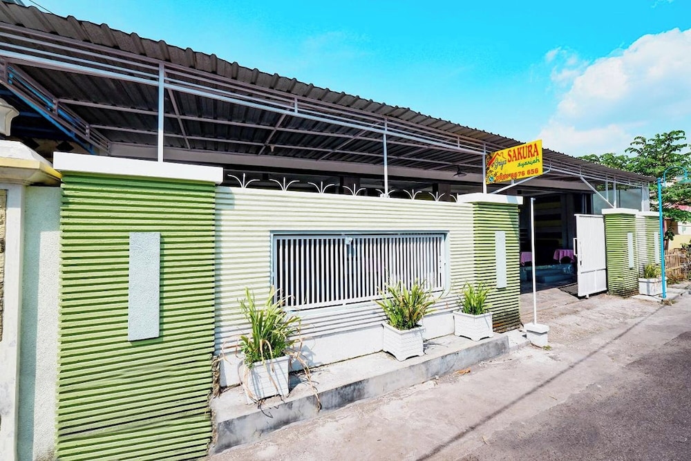 SPOT ON 2171 Griya Sakura Syariah 3/50