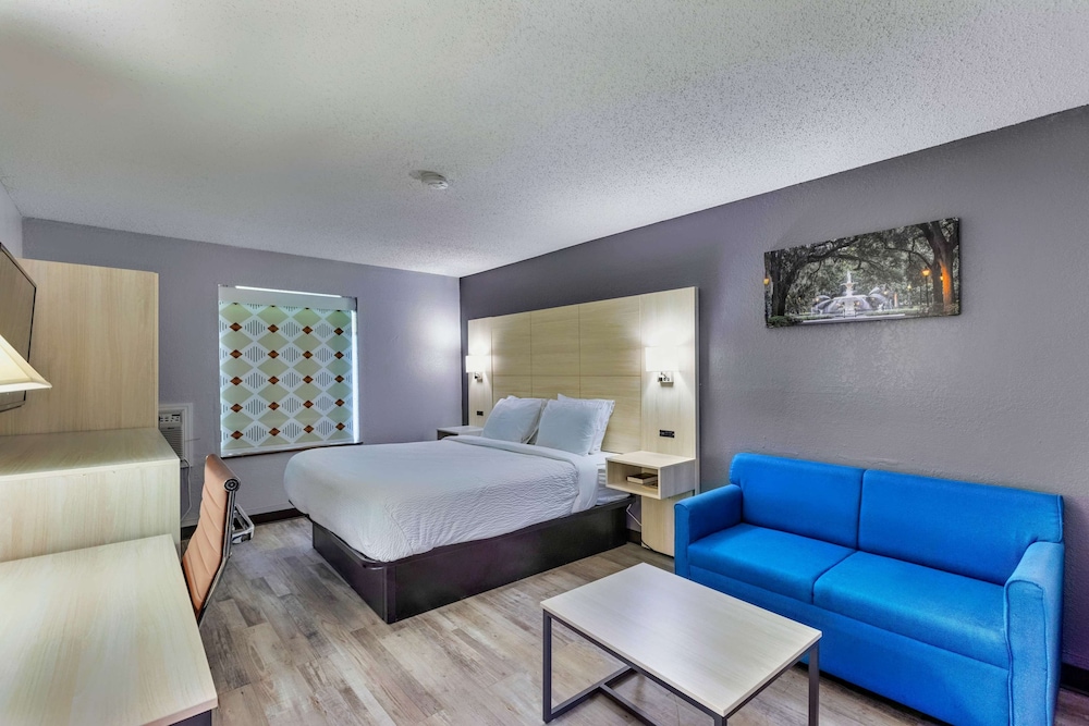 Days Inn by Wyndham Savannah Gateway I-95 14/27