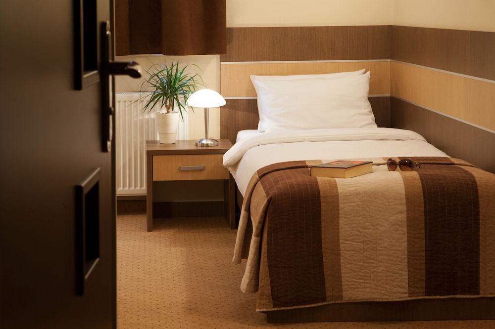 Hotel Sleep 34/70