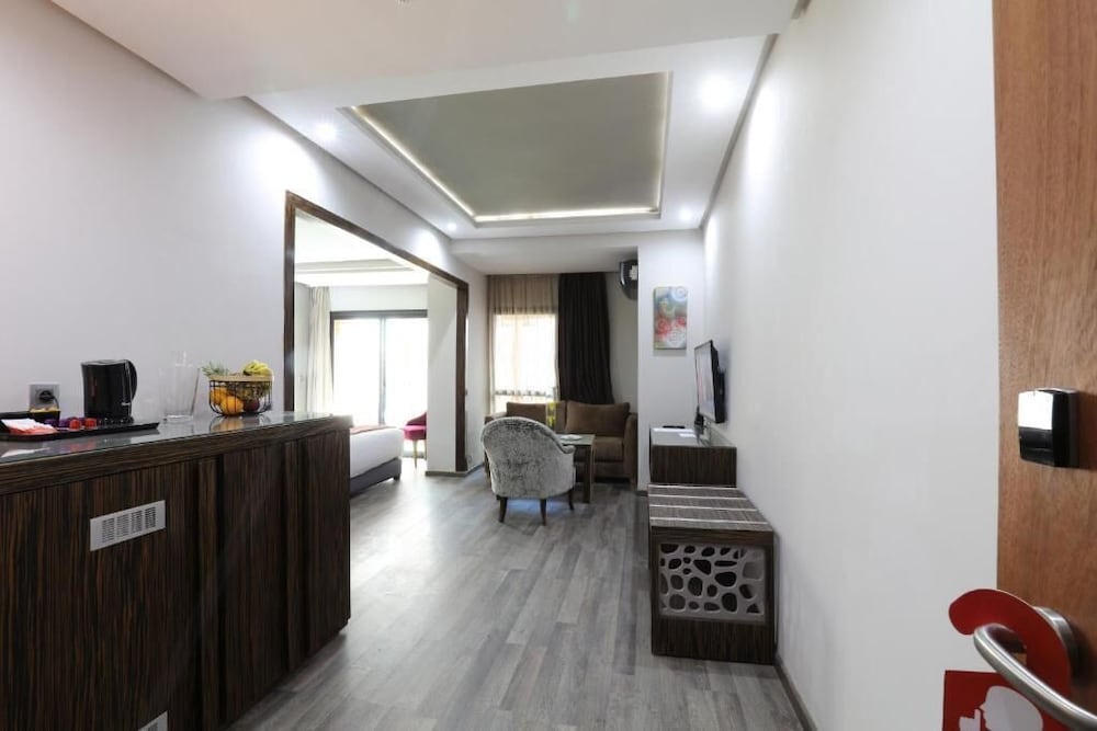 Silver Suites Hotel & Spa 46/63