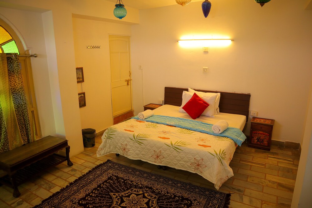 Hotel Lake Ghat Palace، Udaipur 15/53