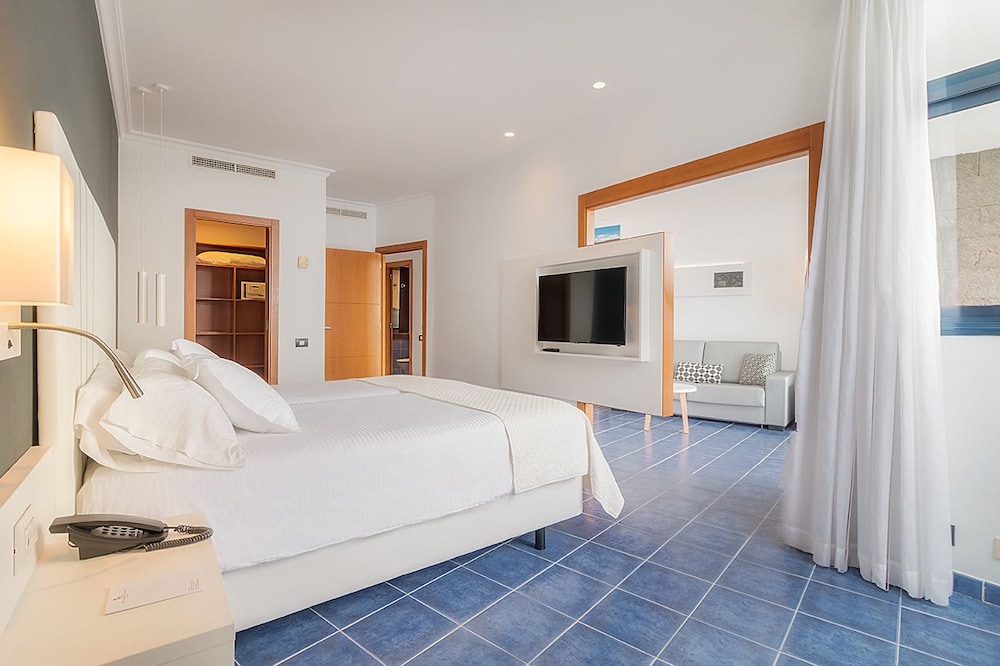 Junior, Twin Beds, Sea Front